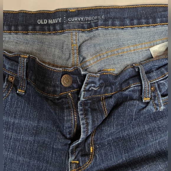 Old Navy Curvy Fit Bootcut Jeans Size 14 Short – Dark Wash Mid-Rise (Sold Out!) - Picture 2 of 5